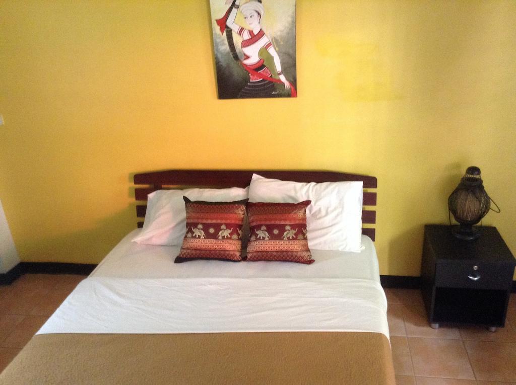 Hi Guesthouse Airport Chiang Mai Værelse billede